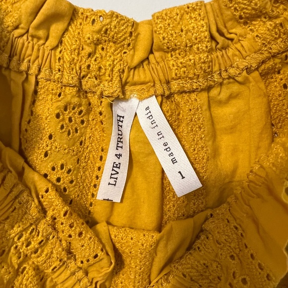 Cropped yellow off shoulder top. - Picture 3 of 4